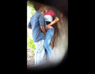 Arabian duo plumbs at the tree in spycam clamp