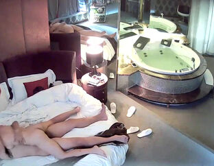 Spycam in motel suite flash some sexual game of 2 japanese