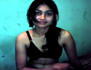 Bengali damsel Akshara with her bf Mujeeb on cam
