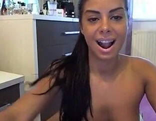 Cutie dark haired showcase her cute poon on web cam